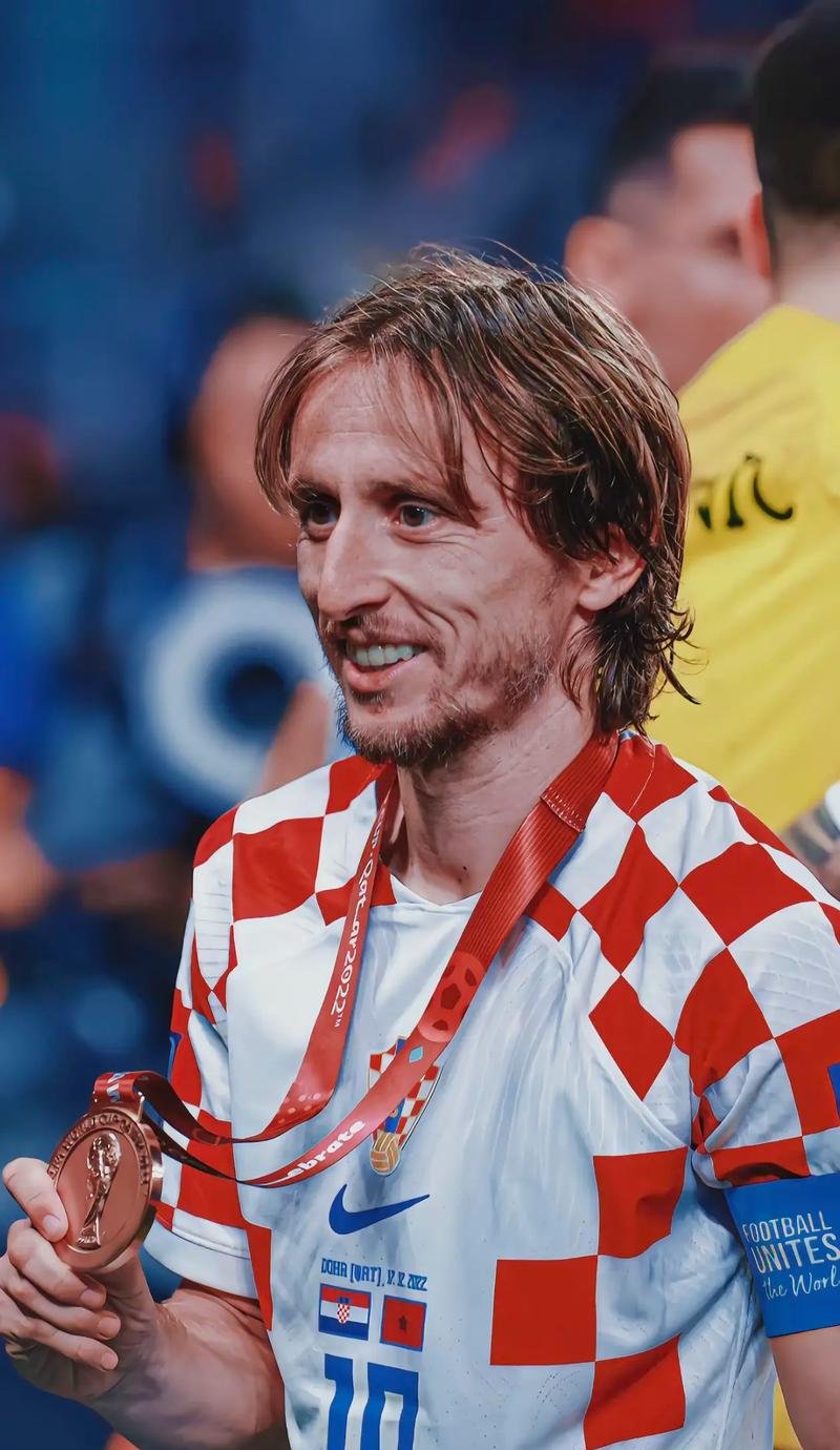 足球报：亚泰这几年都是寅吃卯粮，意向球员听说后婉拒邀请