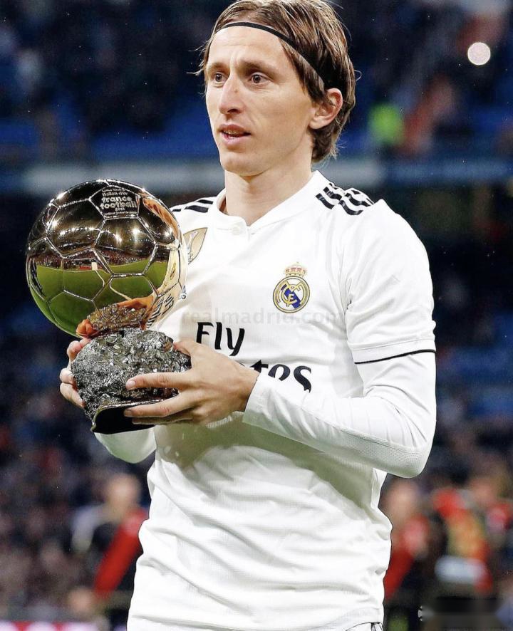 这里是我的主场，加布里埃尔向库尼亚介绍阿森纳训练基地